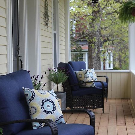 Maplehurst Manor Bed And Breakfast Dorchester Exterior photo