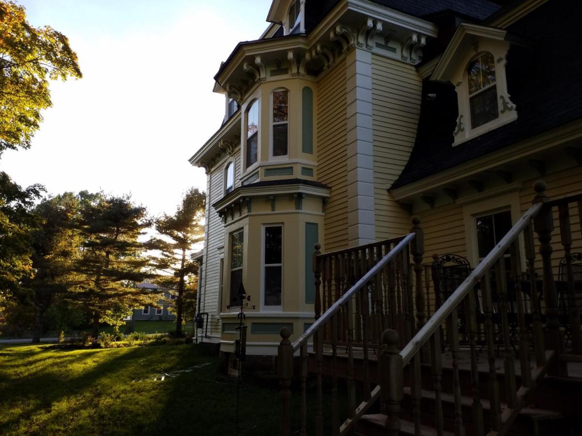 Maplehurst Manor Bed And Breakfast Dorchester Exterior photo